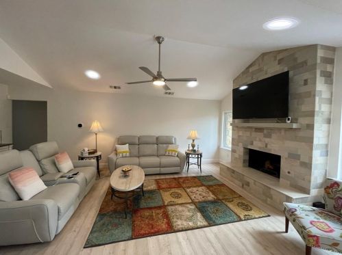 11410 Barrington Way, Austin TX  78759-4406 exterior