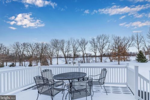 5 Linden Dr, Carlisle PA 17015-6906 exterior