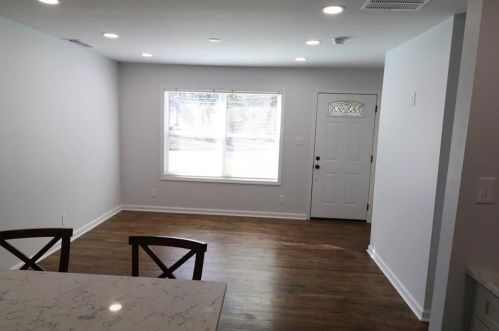 813 Mercury Dr, Atlanta GA  30331-0033 exterior