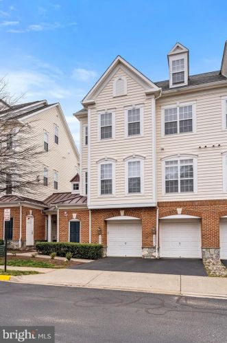 14576 Kylewood Way, Gainesville, VA 20155-6233