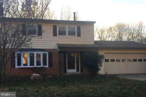 6702 Holford Ln, Springfield, VA 22152-2910