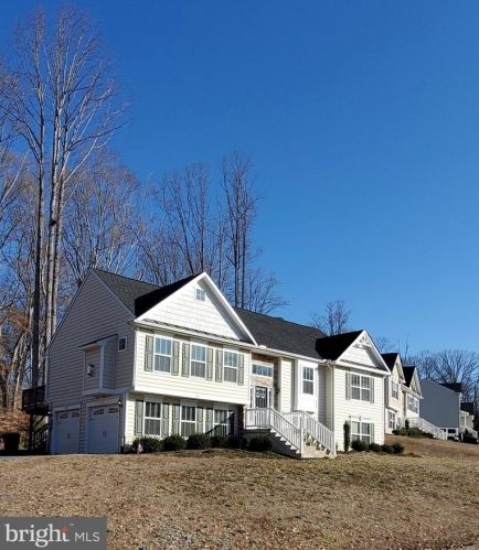 328 Phillips St, Fredericksburg, VA 22405-2715