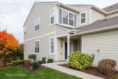 2473 Oneida Ln, Naperville, IL 60563-4038