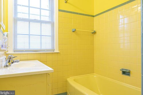 456 Gladstone Ave, Tavistock NJ 08033-4005 exterior