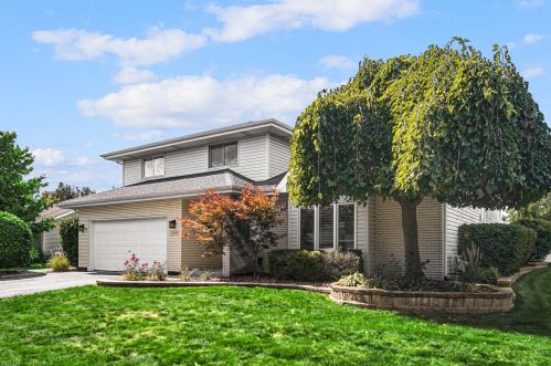 2000 Finborough Cir, Mokena, IL 60451-9552