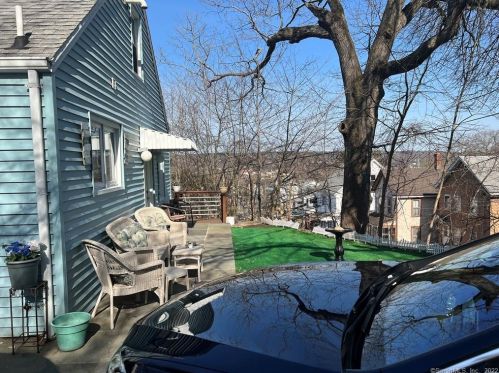 101 Wooster St, Huntington, CT 06484-6060