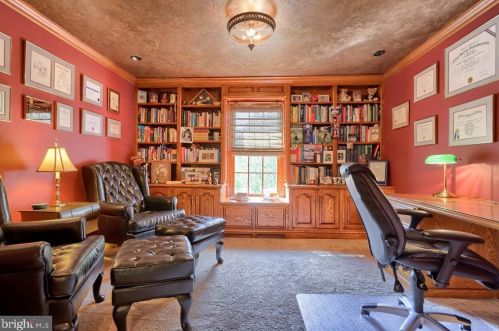 1991 Pickering Trl, Lancaster PA 17601-4972 exterior