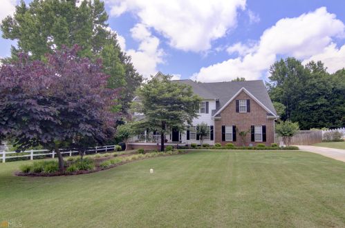100 Wentworth Way, Newnan, GA 30265-2084