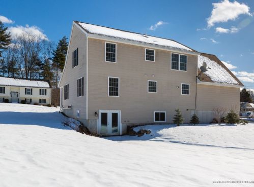 3 Ireland Dr, Berwick ME  03901-2108 exterior