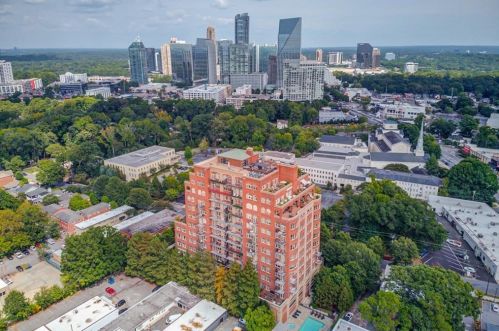 3180 Mathieson Dr, Atlanta GA  30305-1823 exterior