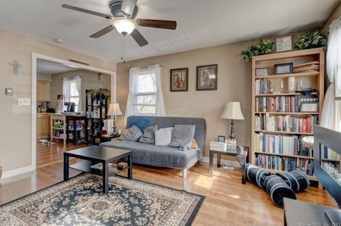 121 New St, Huntington CT  06484-2325 exterior