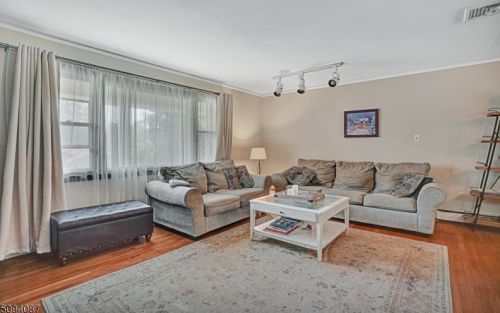 3 Whippany Ave, Warren, NJ 07059-5774