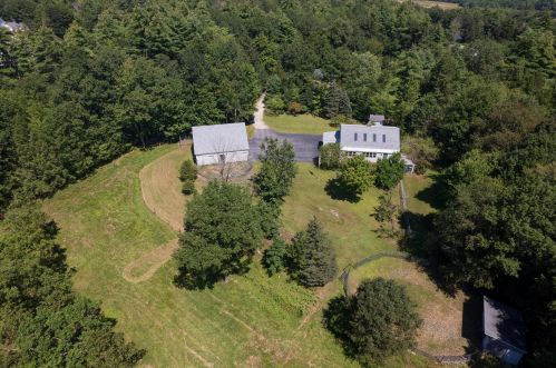 40 Cotton Rd, Deerfield, NH 03037-1613