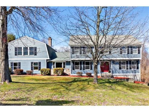 27 Fairlea Dr, Upper Stepney CT  06468 exterior