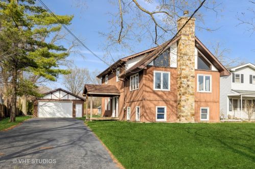 9050 Palisades Rd, Willowbrook, IL 60527-6208