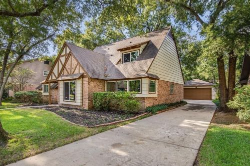 427 Pebblebrook Dr, Taylor Lake Village, TX 77586-6012