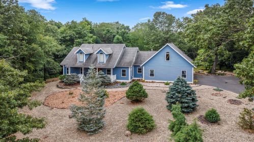 305 Knollwood Dr, Nelson, IL 61021-8129