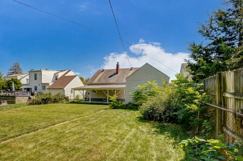 1327 Crestview Dr, Springfield OH  45504-1645 exterior