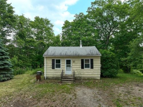 562 Lantern Hill Rd, Gales Ferry, CT 06339-1464