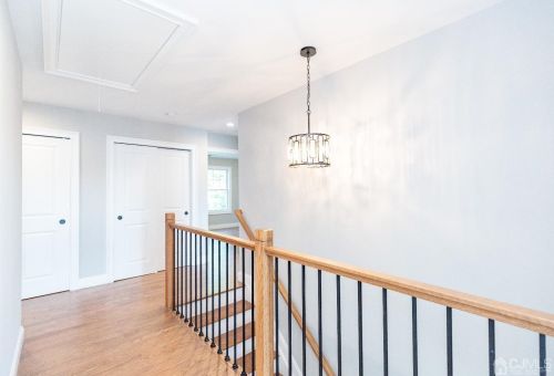 68 Prospect Ave, Edison NJ  08817-3744 exterior