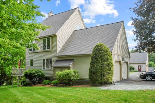 56 Dorchester Way, Nashua, NH 03064-8116