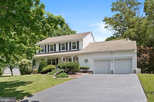 8 Colts Neck Ter, Trenton, NJ 08620-1302
