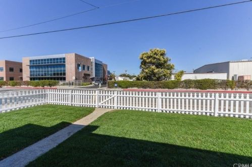 1060 220th St, Torrance CA  90502-2204 exterior
