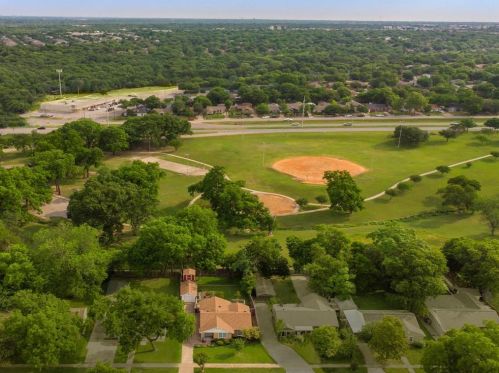 6015 Belgrade Ave, Dallas TX 75227-3608 exterior