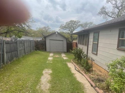 2500 Cravens Rd, Fort Worth, TX 76112-7915
