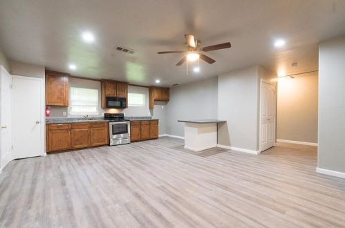 6365 Cinnamon Oaks Dr, Dallas TX  75241-5917 exterior