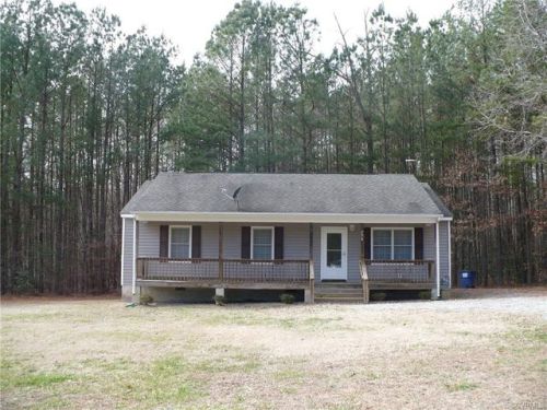 256 Whispering Pine Ln, Bumpass, VA 23024-2826