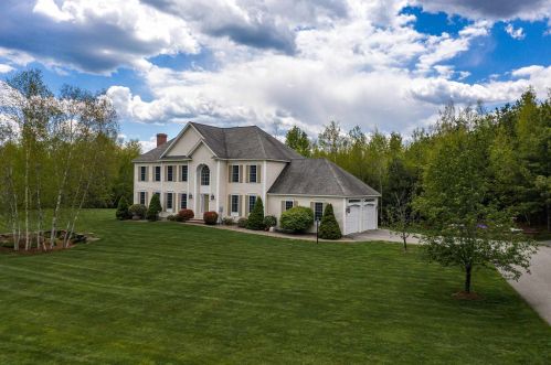 58 Thunder Rd, Fremont, NH 03044-3437