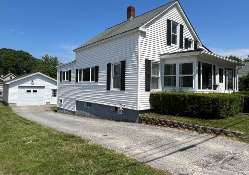 52 Prospect Ave, Lewiston, ME 04240-6130
