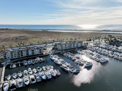 4167 Warner Ave, Huntington Beach CA  92649-4258 exterior