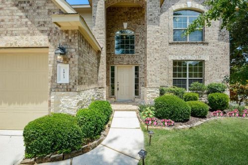 1913 Hill Manor Dr, Conroe, TX 77304-4553