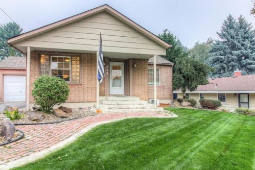213 36 Ave, Yakima WA  98902-4812 exterior