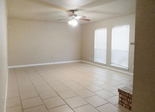 6210 Mccartney Ln, Garland TX  75043-5933 exterior