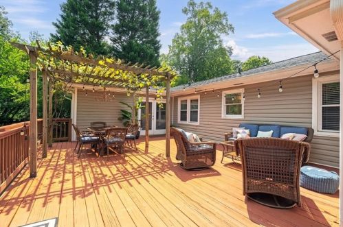 1627 Beacon Hill Blvd, Atlanta GA  30329-2517 exterior