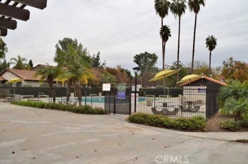 2867 Tropicana Dr, Riverside CA  92504-4282 exterior