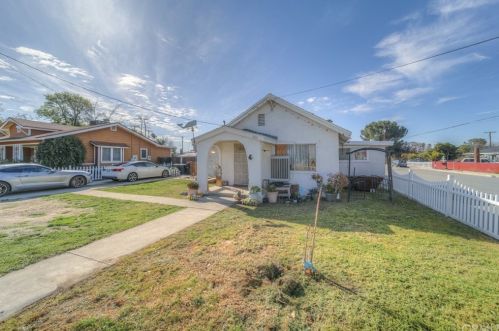 288 6th St, San Jacinto, CA 92583-4111
