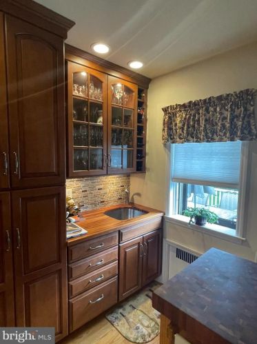 26 Harlan St, York, PA 17402-2305
