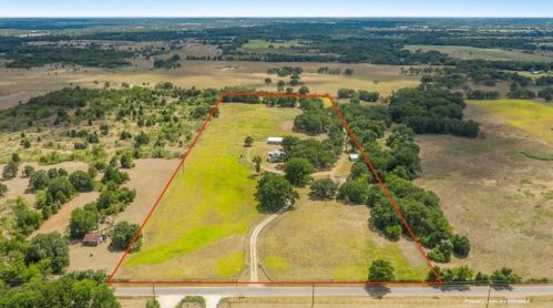 359 County Line Rd, Webberville, TX 78621-6434