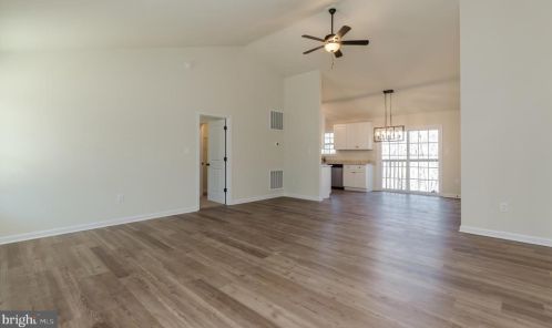 235 Chipmunk Ln, Harpers Ferry, WV 25425-6843