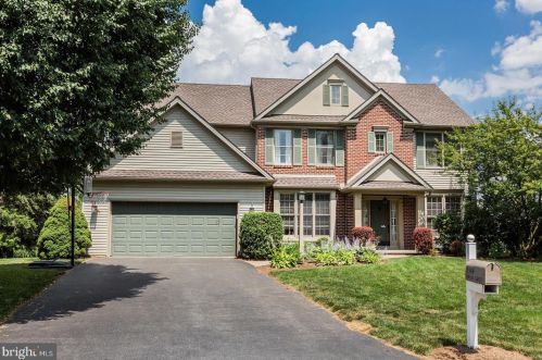 1349 Bryan Dr, Lancaster, PA 17601-7128