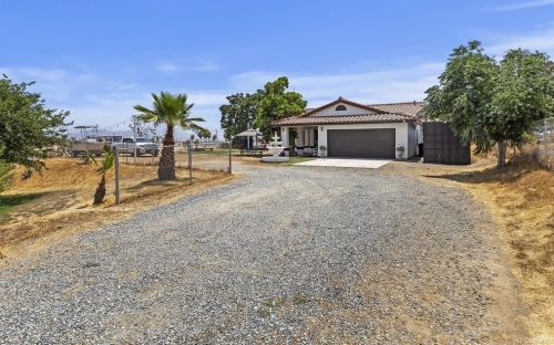 6044 Tarragona Dr, Riverside, CA 92509-1739