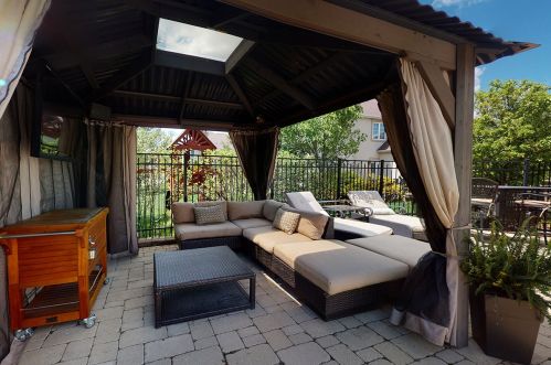 1026 Walter St, Lemont IL  60439-3975 exterior