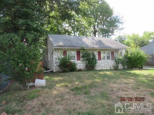 36 Idlewild Rd, Edison, NJ 08817-4106