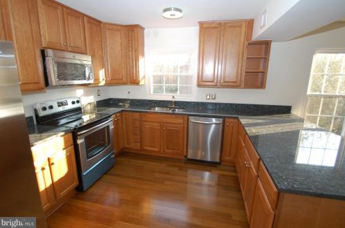 8341 Garfield Ct, Springfield VA  22152-1718 exterior