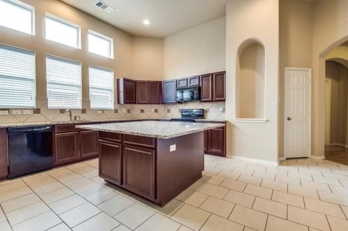 2056 Meadow View Dr, Princeton TX  75407-2658 exterior