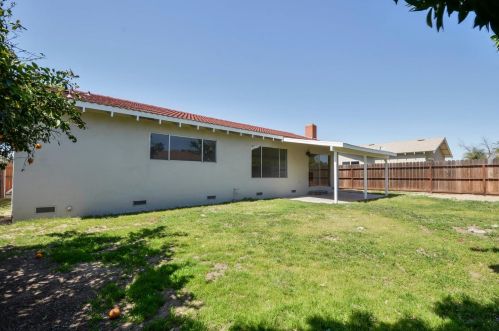 2021 Rochelle Ave, Turlock CA  95382-1666 exterior